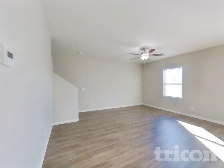 Building Photo - 4521 W Saddlebush Way