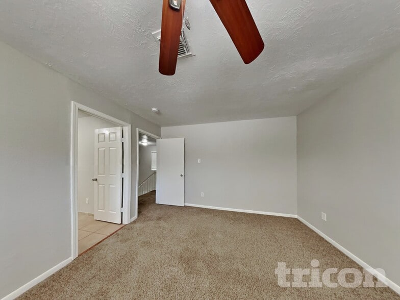 Building Photo - 2307 Hilton Head Dr