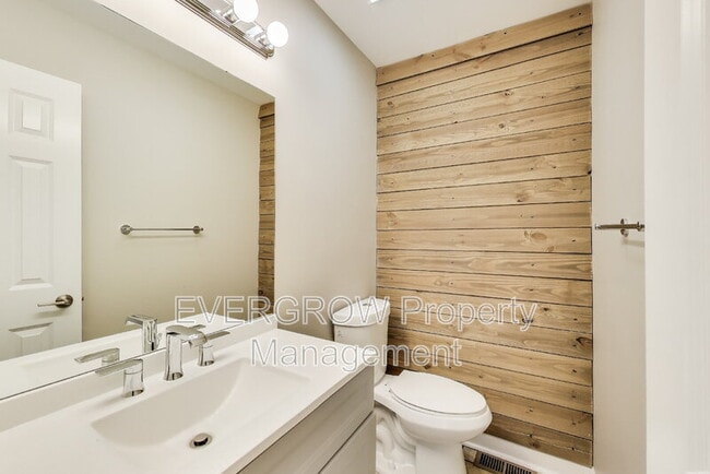 Building Photo - 3713 W 98th St