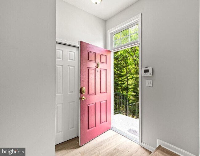 Building Photo - 1 Harbour Heights Dr