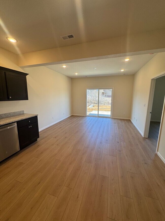 Building Photo - 4919-4921 Silver Mill Dr.