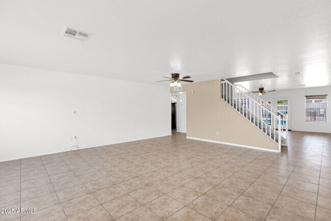 Building Photo - 10616 E Balmoral Ave