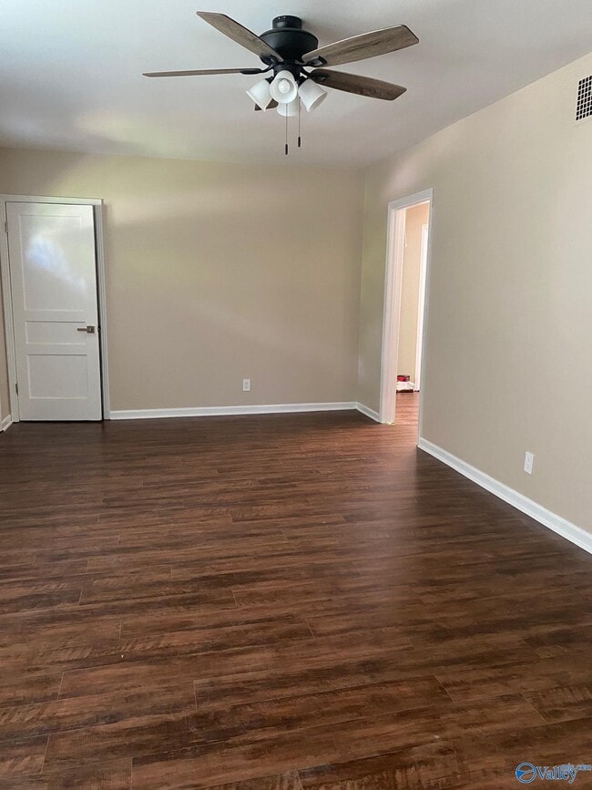 Building Photo - 3609 Lakewood Dr NW