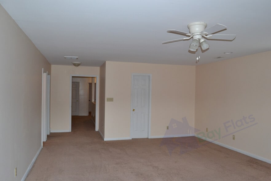 Building Photo - 39872 Wrinkle Free Ln