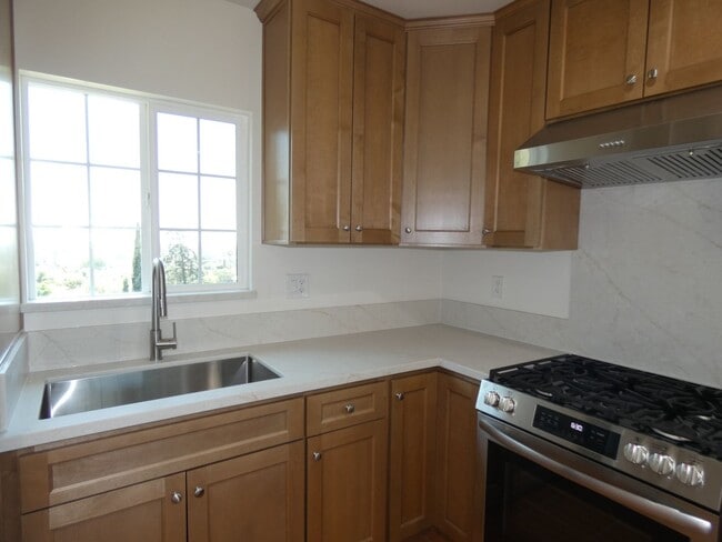 Building Photo - *Available NOW  in Whittier!*