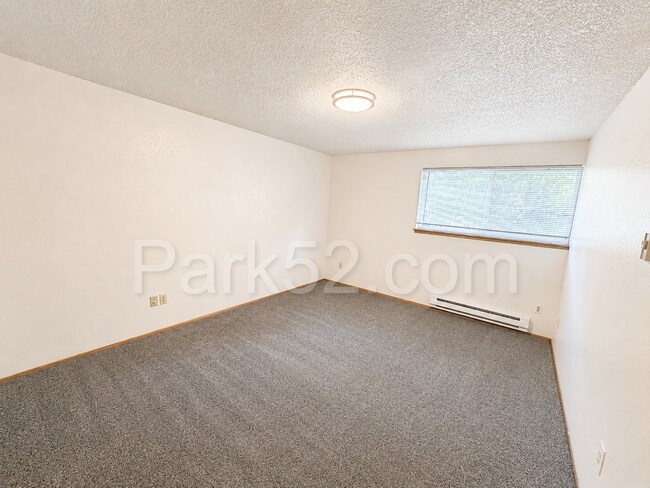 Building Photo - 5001 S Orchard St