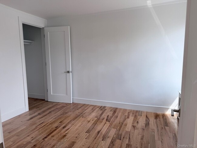 Building Photo - 3 Hillside Ave