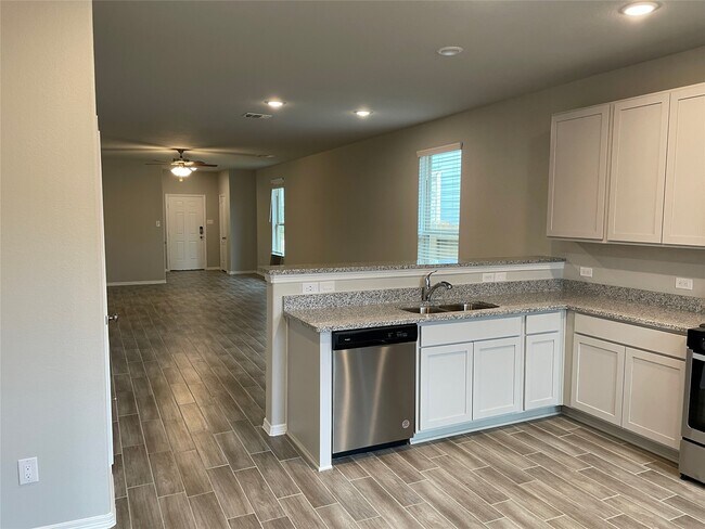 Building Photo - 851 Redinger Ridge Dr