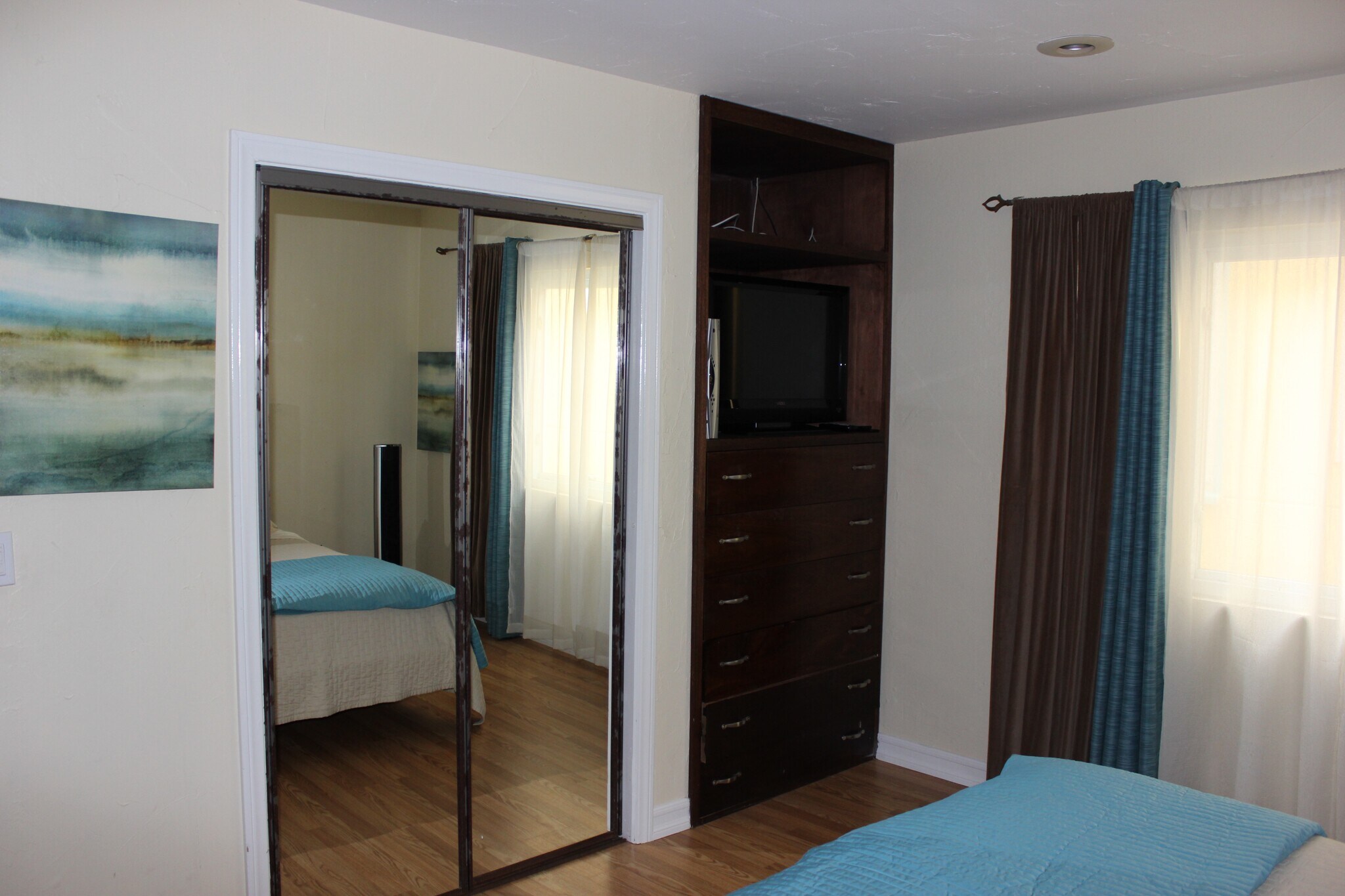 Building Photo - 813 San Luis Rey Pl
