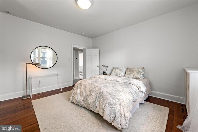 Building Photo - 6 E Cecil St