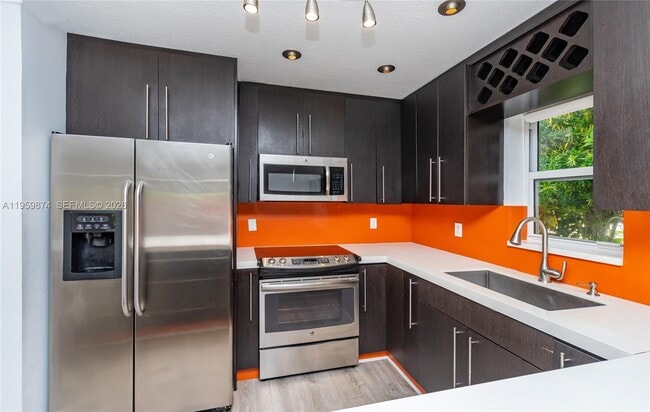 Building Photo - 1300 71st St