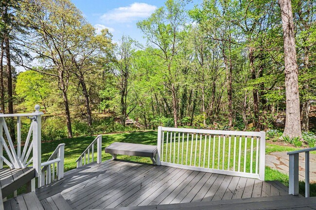 Building Photo - Large 4 Bedroom/2.5 Bathroom Home in Bon Air ***Available Early/Mid April***