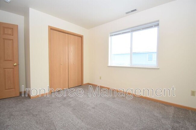Building Photo - 2411 Wheeler Dr
