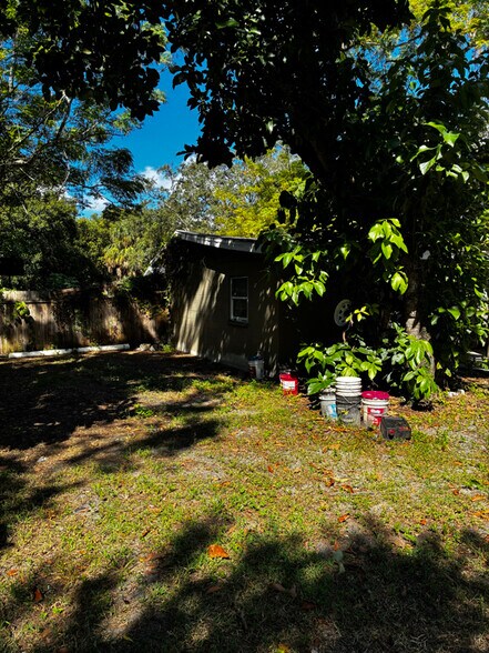 Building Photo - 3417 Lindell Ave