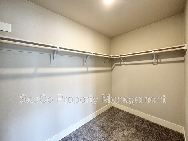 Building Photo - 14419 SW 168th Ave