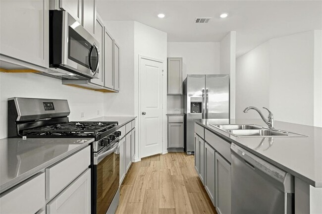 Building Photo - 2416 Four Waters Lp