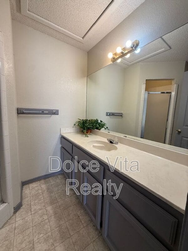 Building Photo - 4105 N 24th Ln