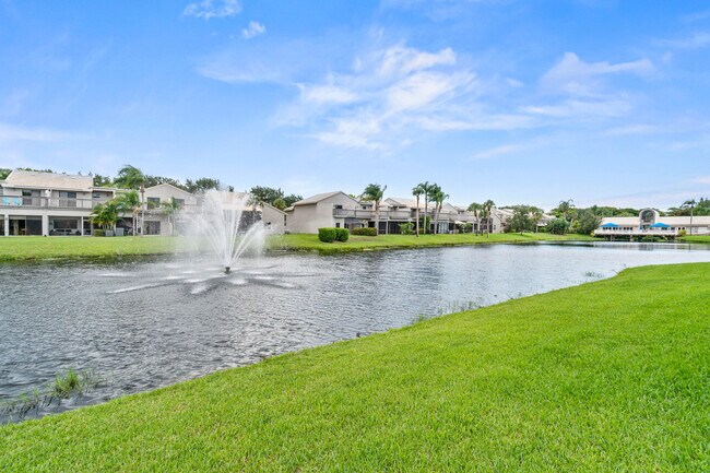 Building Photo - 5465 Monterey Cir