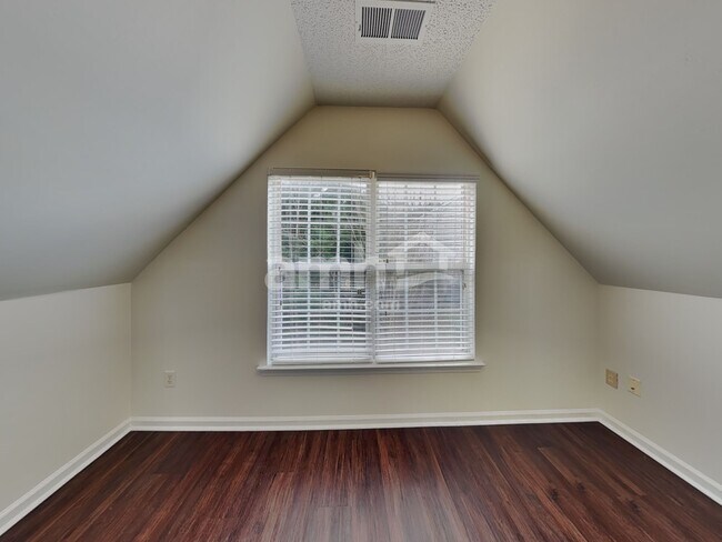 Building Photo - 13316 Woodland Farm Dr