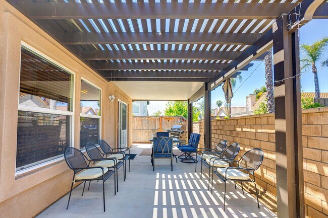 Building Photo - Beautiful Single Story House - most desire...