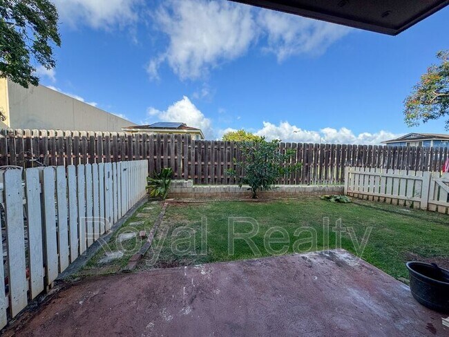Building Photo - 94-1465 Waipio Uka St