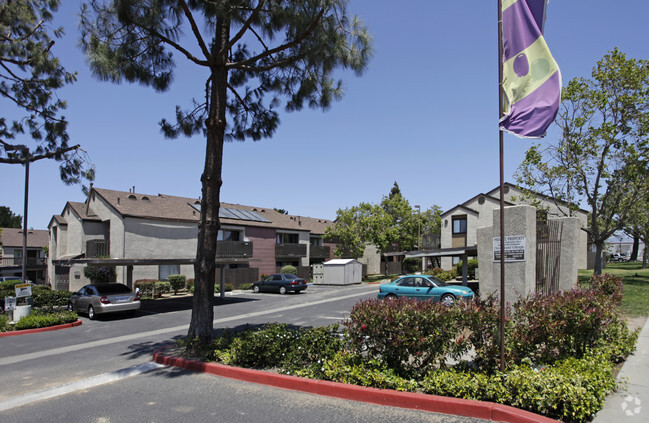 Building Photo - Oakwood Village Apartments