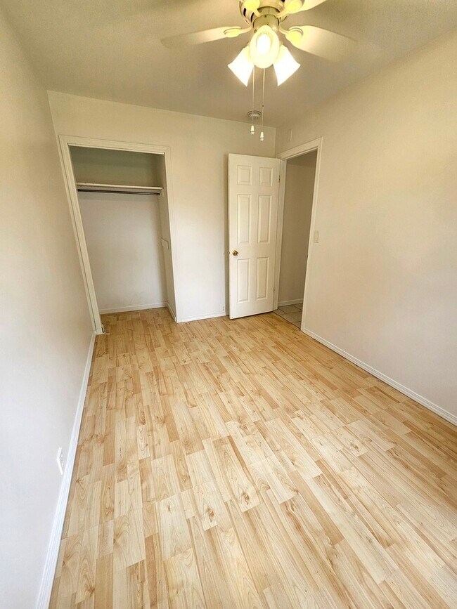 Building Photo - 302 Healy Ave