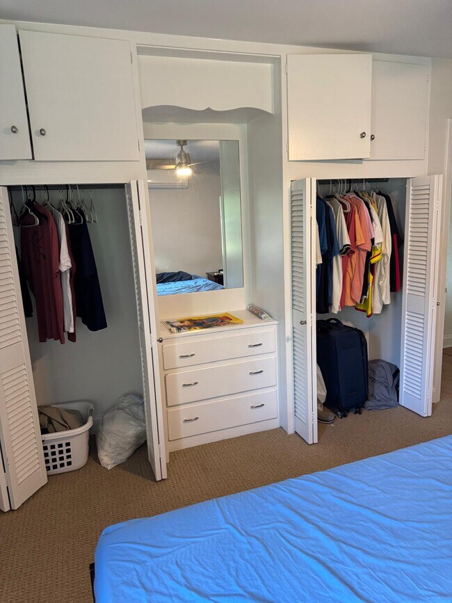 Building Photo - 521-512 12th Ave N