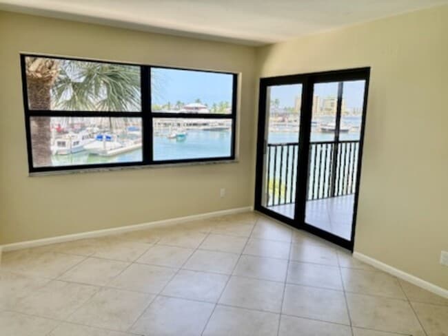 Building Photo - 1031 Anglers Cove