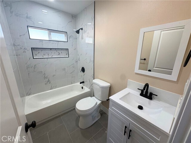 Building Photo - 1156 W Stoneridge Ct