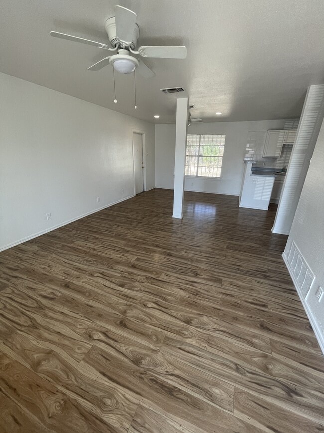 Building Photo - 179 Shadow Valley Dr