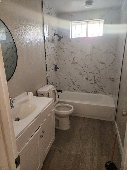 Building Photo - 2458 S Backer Ave