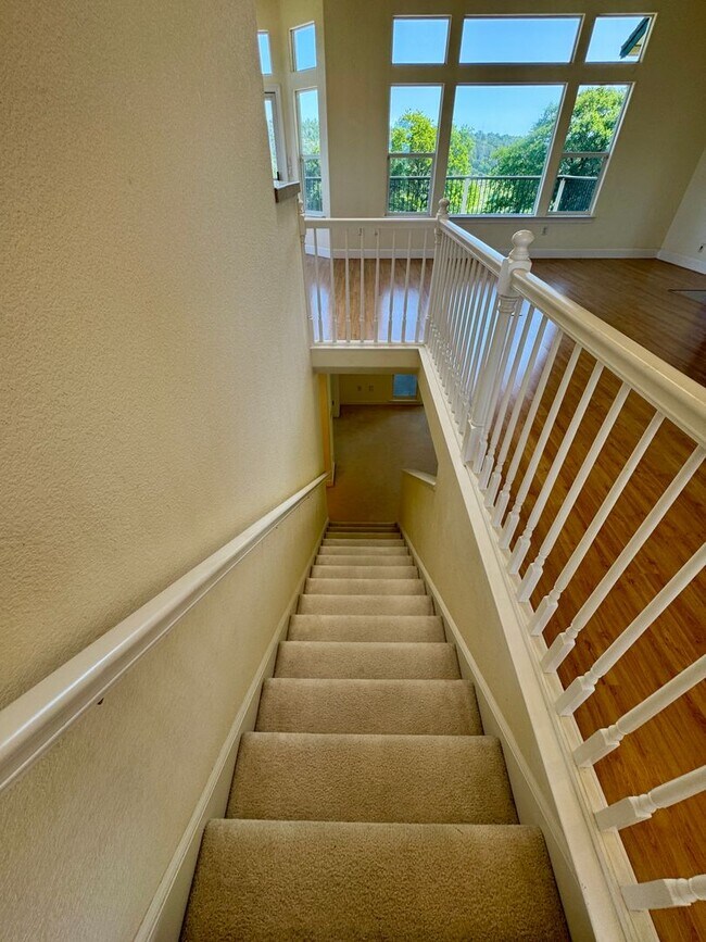 Building Photo - 6255 Peacock Way