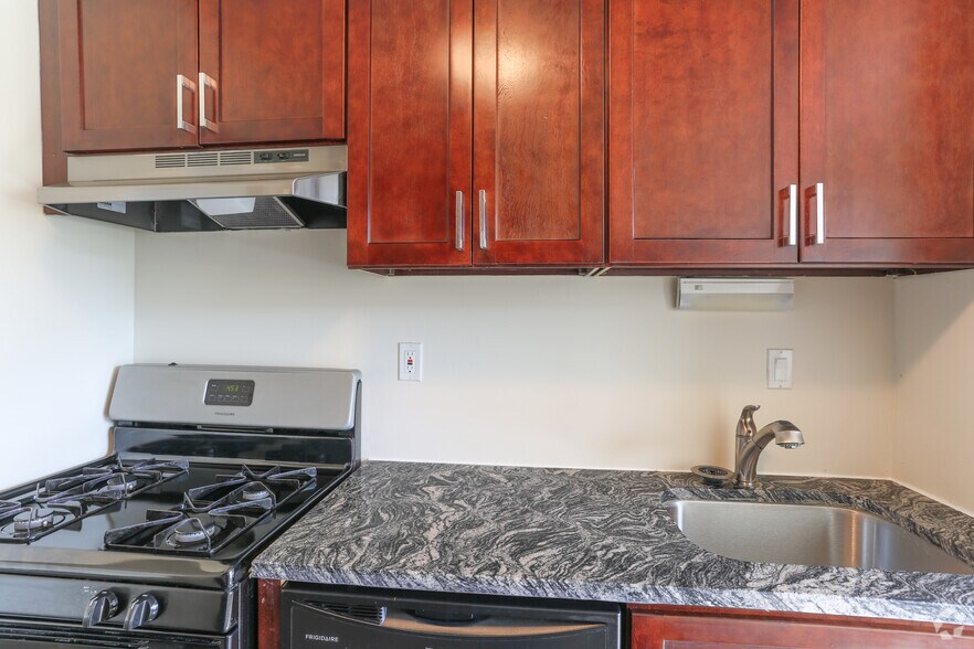 Peninsula Grove 2018 Cunningham Dr Hampton VA 23666 Apartment Finder