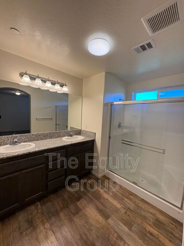 Building Photo - 2134 E Delta Ct