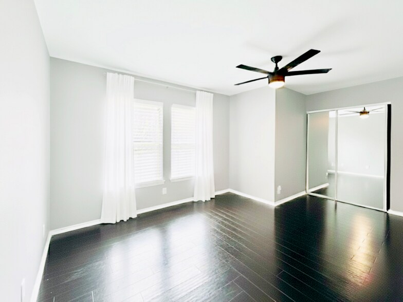Building Photo - 2127 Encanto Ridge