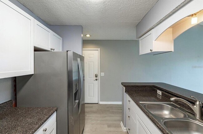 Building Photo - 2500 Winding Creek Blvd