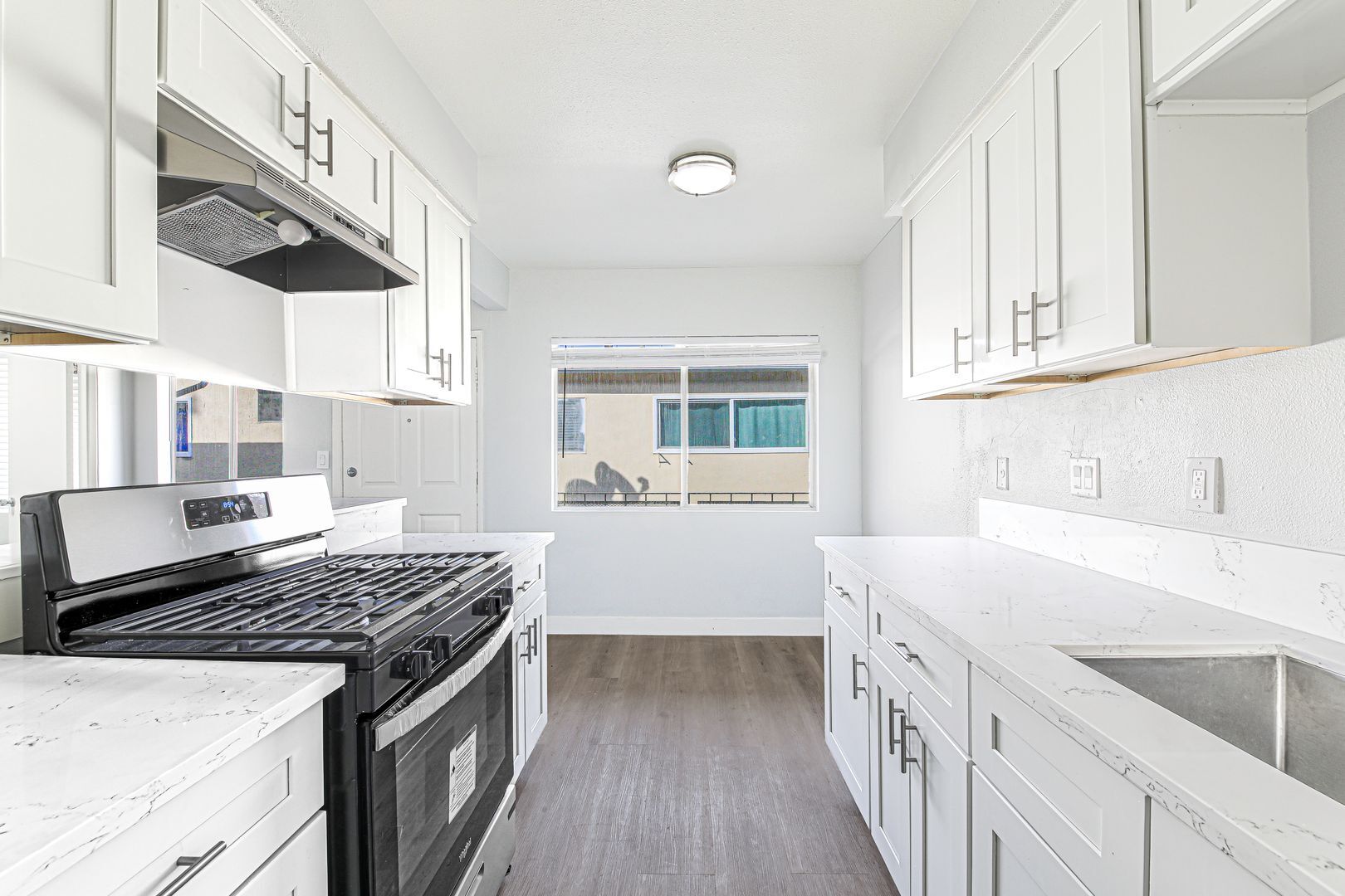 Building Photo - 811 Gardenia Ave