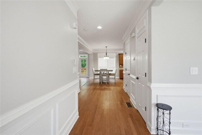 Building Photo - 518 S Fortune Way