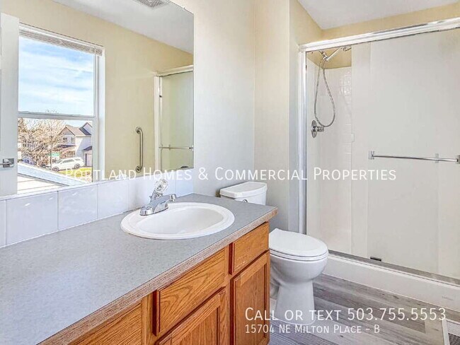 Building Photo - 15704 NE Milton Pl