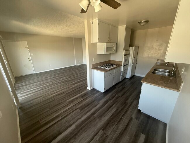 Primary Photo - Mathews Apartments