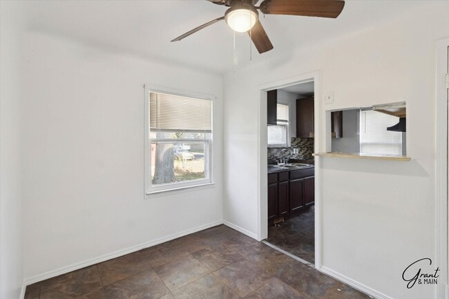 Building Photo - 3 bedroom ranch $1100