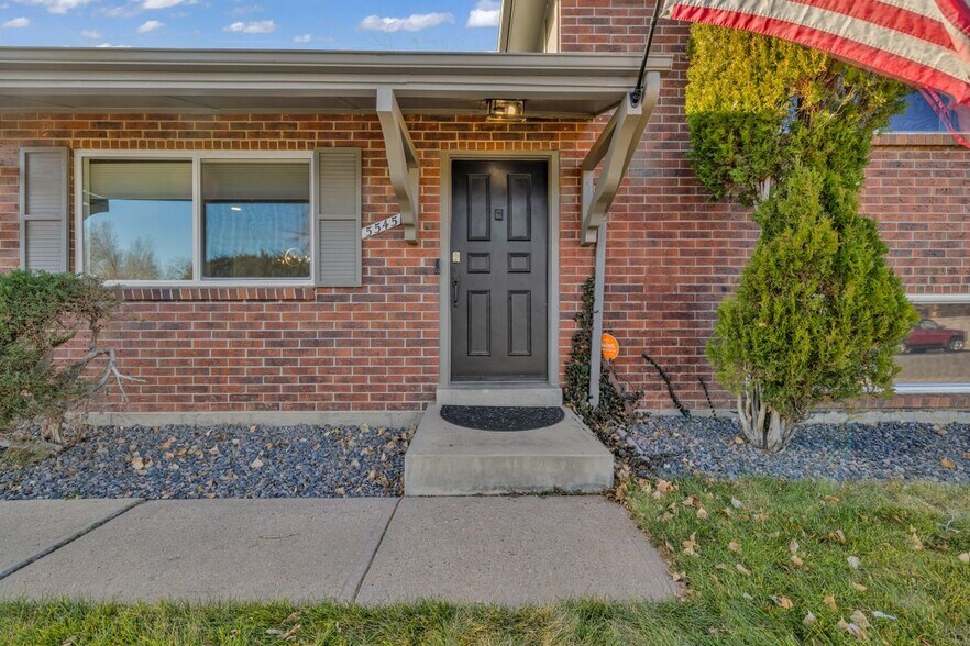 Building Photo - 5545 Elkhart St