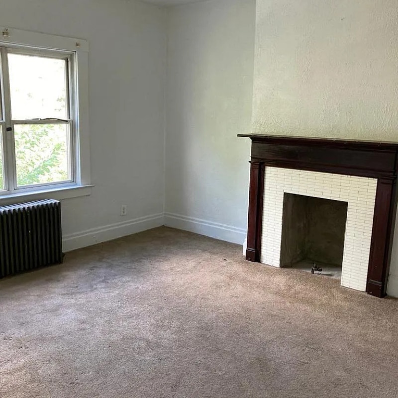 Building Photo - 5846 Douglas St