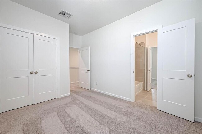 Building Photo - 580 Longleaf Pine Dr