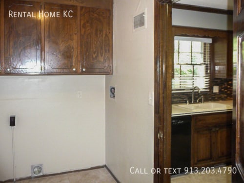 Building Photo - 10047 Lamar-