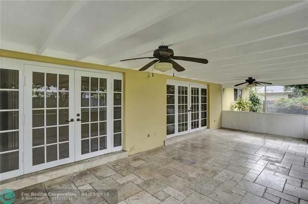 Building Photo - 361 SW 60th Ave