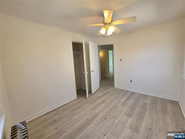 Building Photo - 683 Kingsland Ave