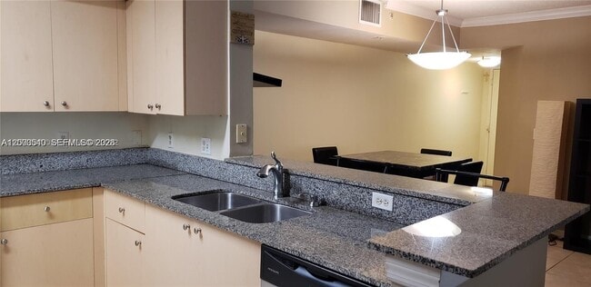 Building Photo - 2496 Centergate Dr