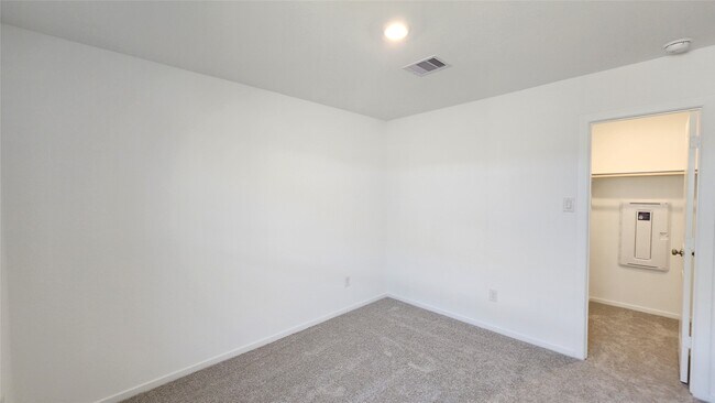 Building Photo - 6418 Begonia Trellis Dr